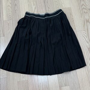 Elegant Black Pleated Skirt